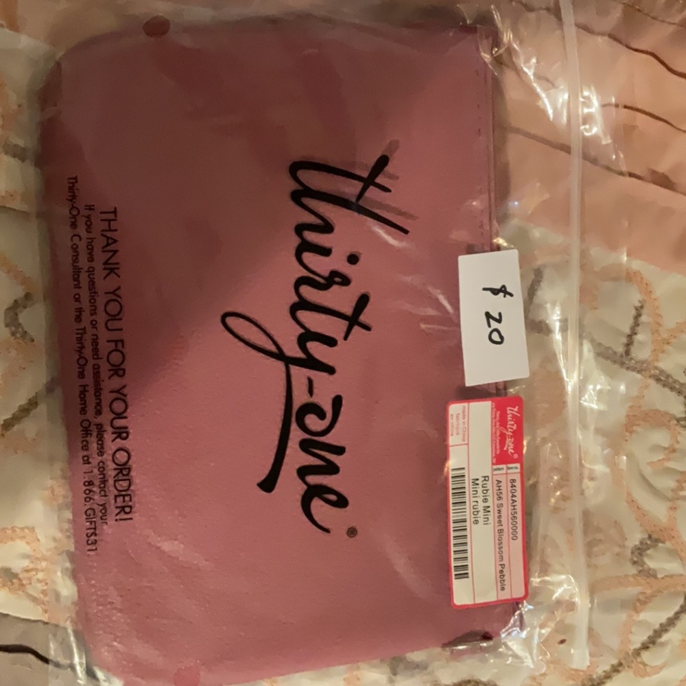 Thirty one Rubie mini pouch